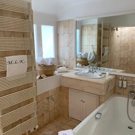 Hotel Manoir De Lan Kérellec 4*